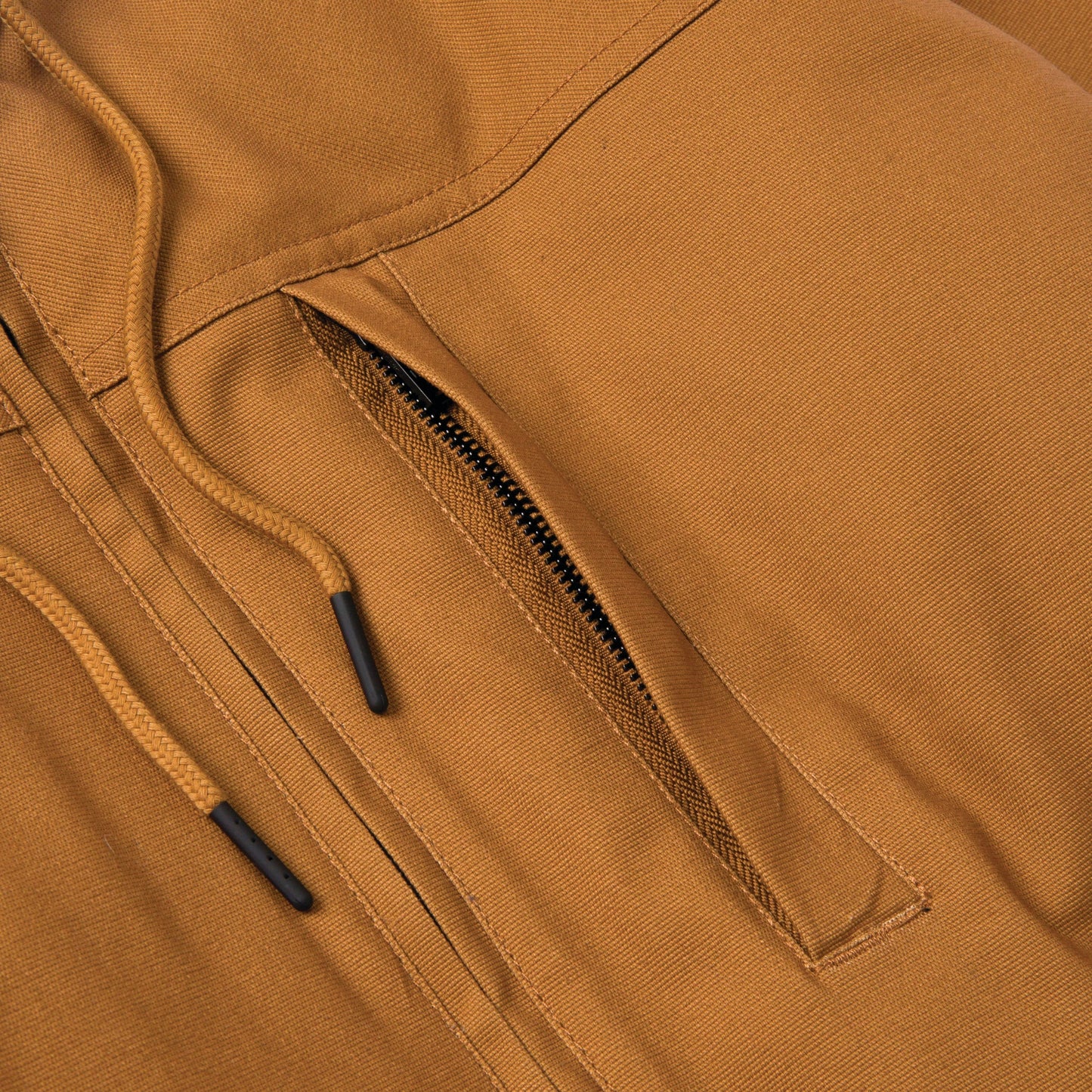 Chaqueta con capucha y forro de sherpa