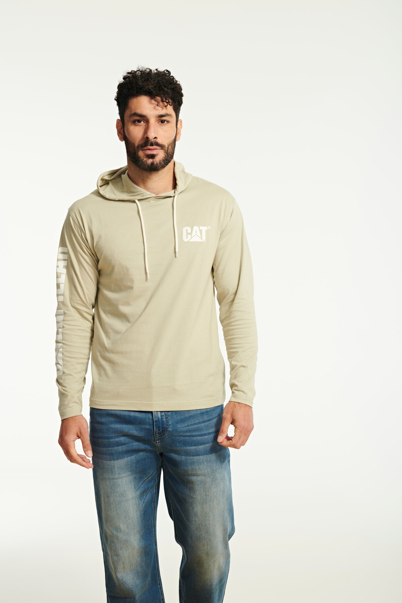 Camiseta de manga larga con capucha y estampado UPF