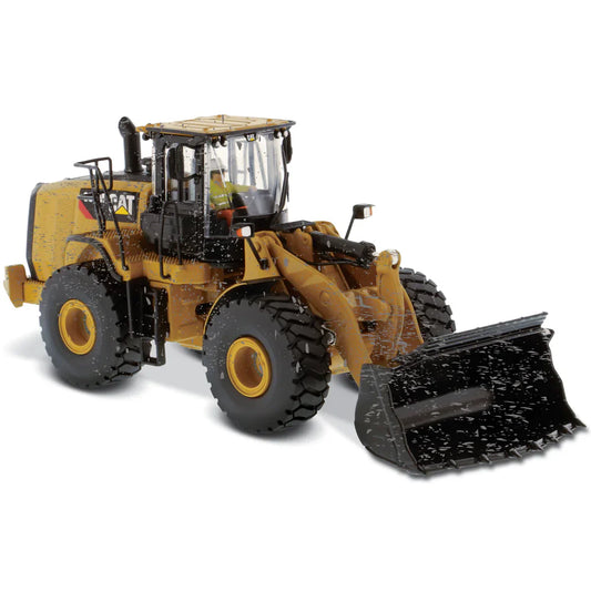 Cargadora de ruedas desgastada 966M a escala 1:50